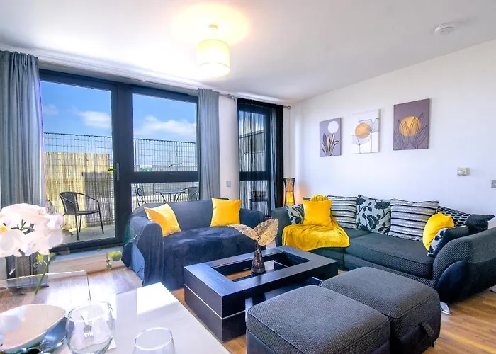 The Viewpoint - Modern Big 2 Bed Flat - Ideal For Longer Stays & Business Travel
