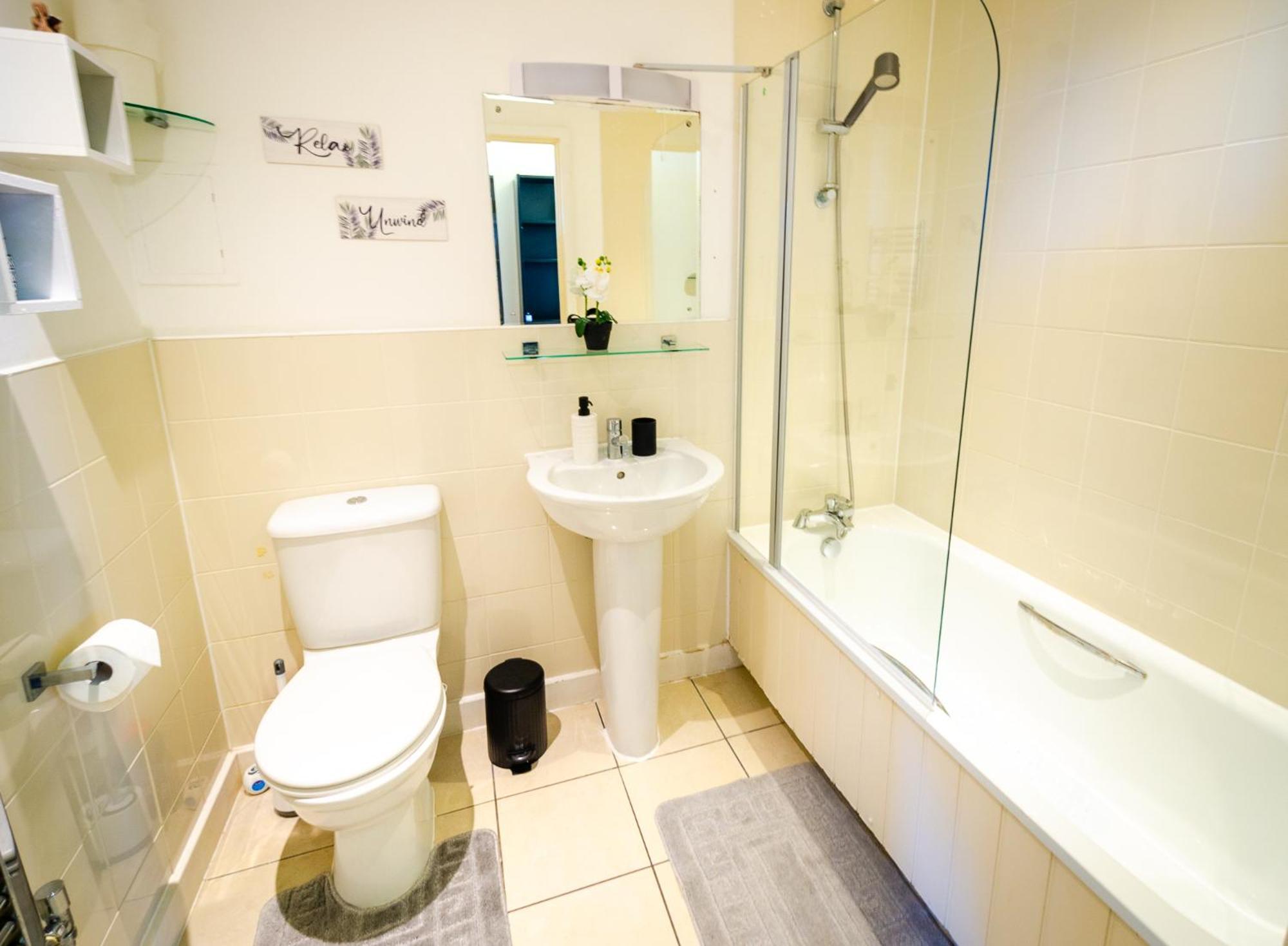 The Viewpoint - Modern Big 2 Bed Flat - Ideal For Longer & Business Travel London