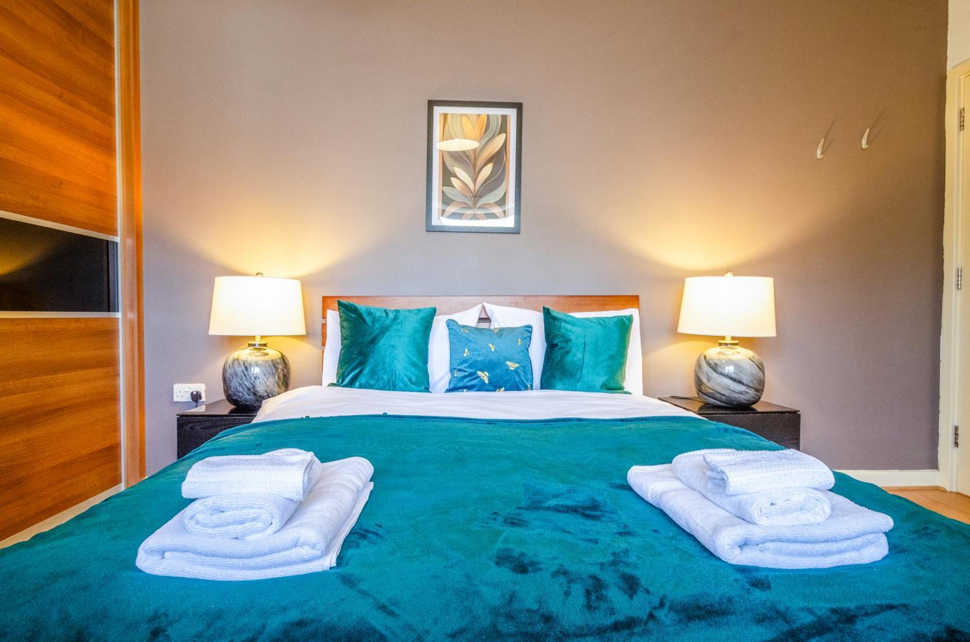 The Viewpoint - Modern Big 2 Bed Flat - Ideal For Longer & Business Travel London