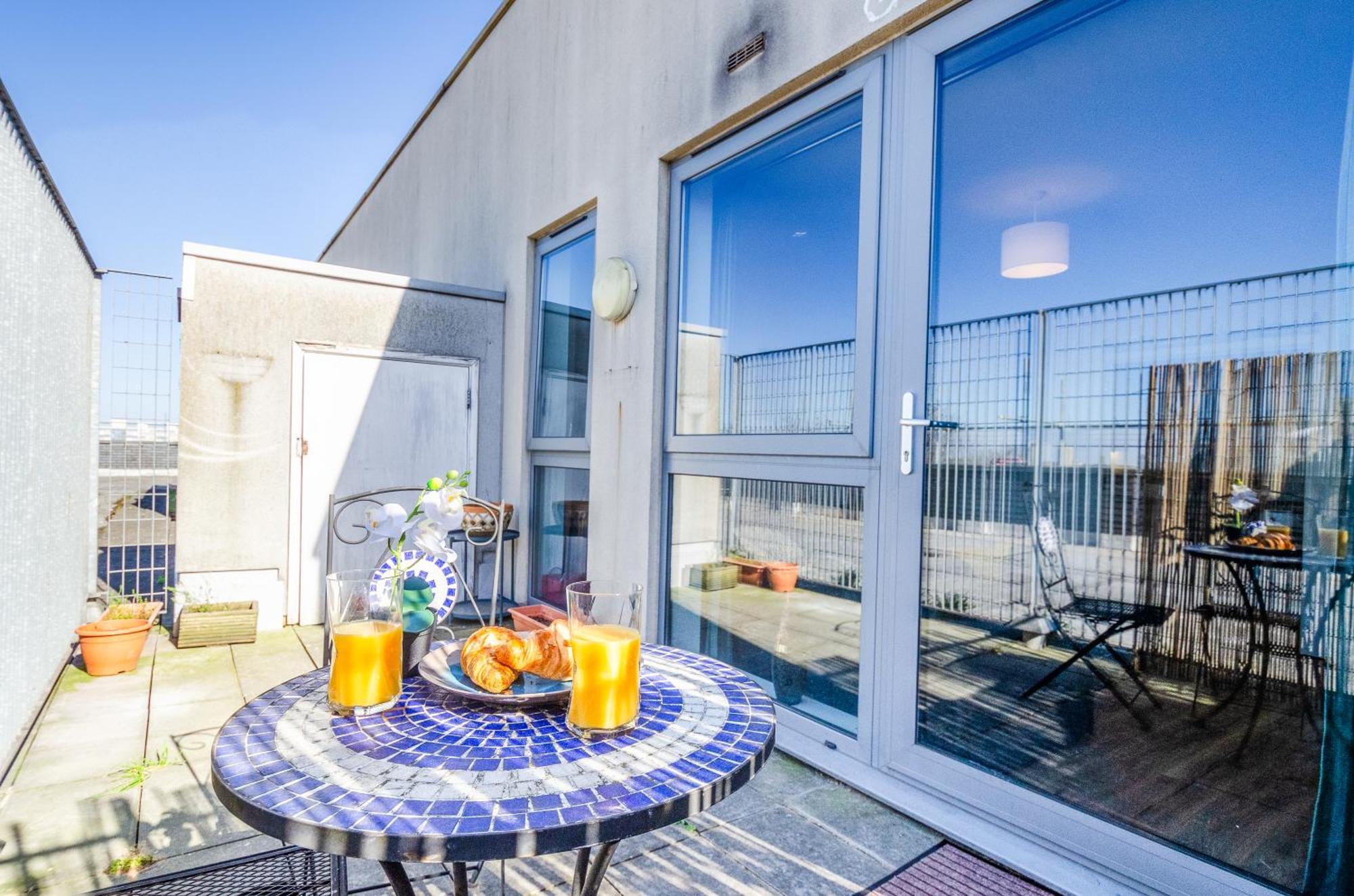 The Viewpoint - Modern Big 2 Bed Flat - Ideal For Longer & Business Travel Apartment